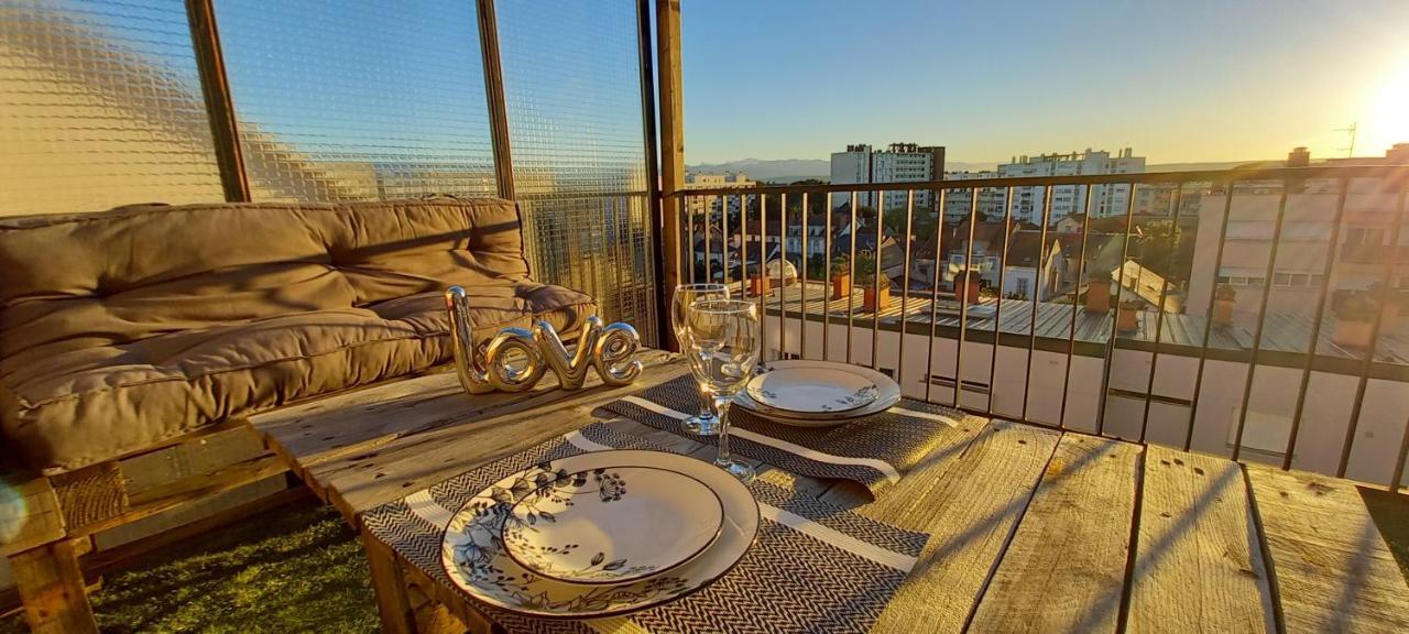 Ferienwohnung La Dolce Vita -T2 52m2- dernier étage- terrasse-parking-WIFI FIBRE Tarbes Exterior foto