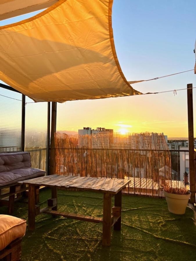 Ferienwohnung La Dolce Vita -T2 52m2- dernier étage- terrasse-parking-WIFI FIBRE Tarbes Exterior foto